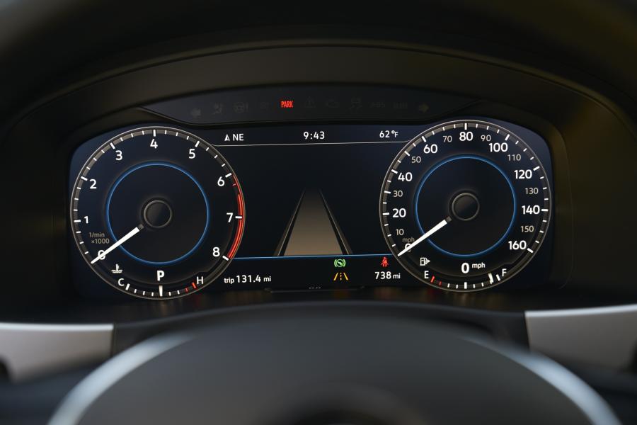 Панель приборов Volkswagen Atlas V6 4Motion 2017 года  (фото 15 из 52)